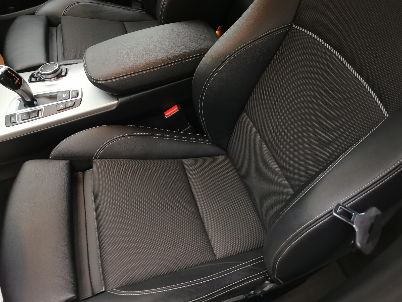 Pranie tapicerki BMW X3 - fotele